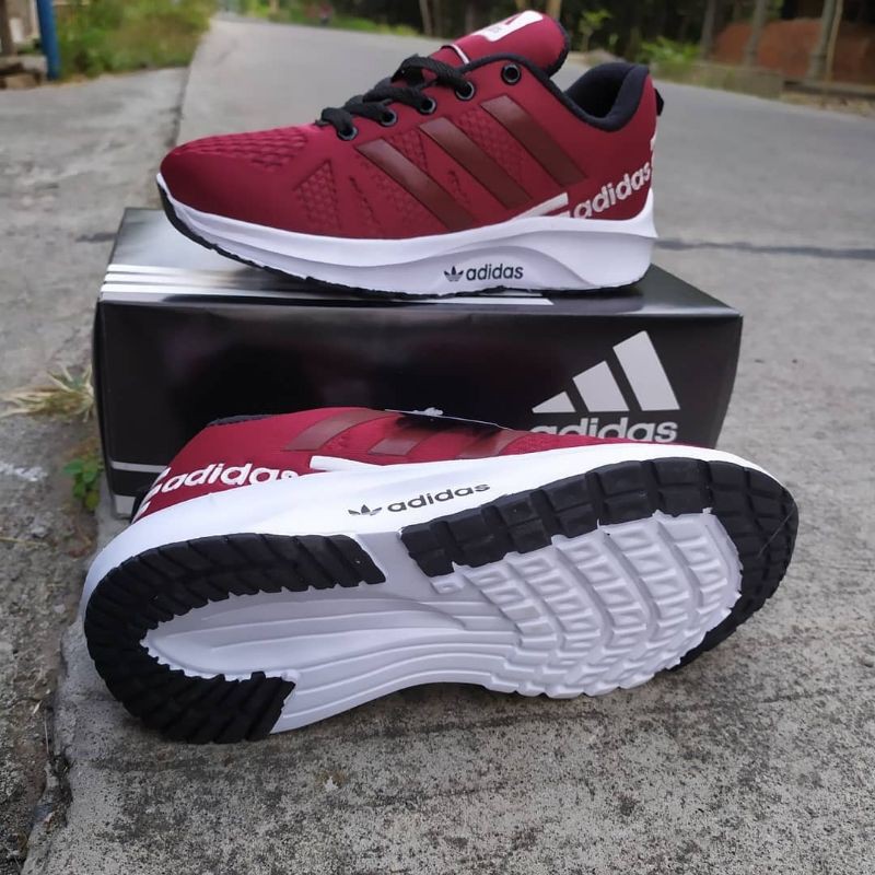 sepatu Adidas merah size 40