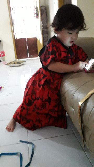 Sarimbit dress IMLEK LORITA MERAH seragam batik keluarga Sarimbit dress IMLEK LORITA MERAH seragam batik keluarga