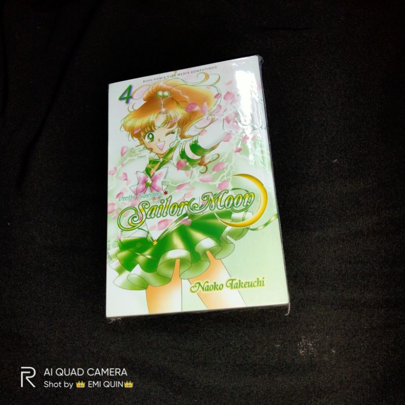 Komik Sailor Moon Deluxe 4