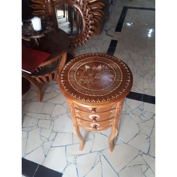 nakas meja kecil model bulat dari kayu jati