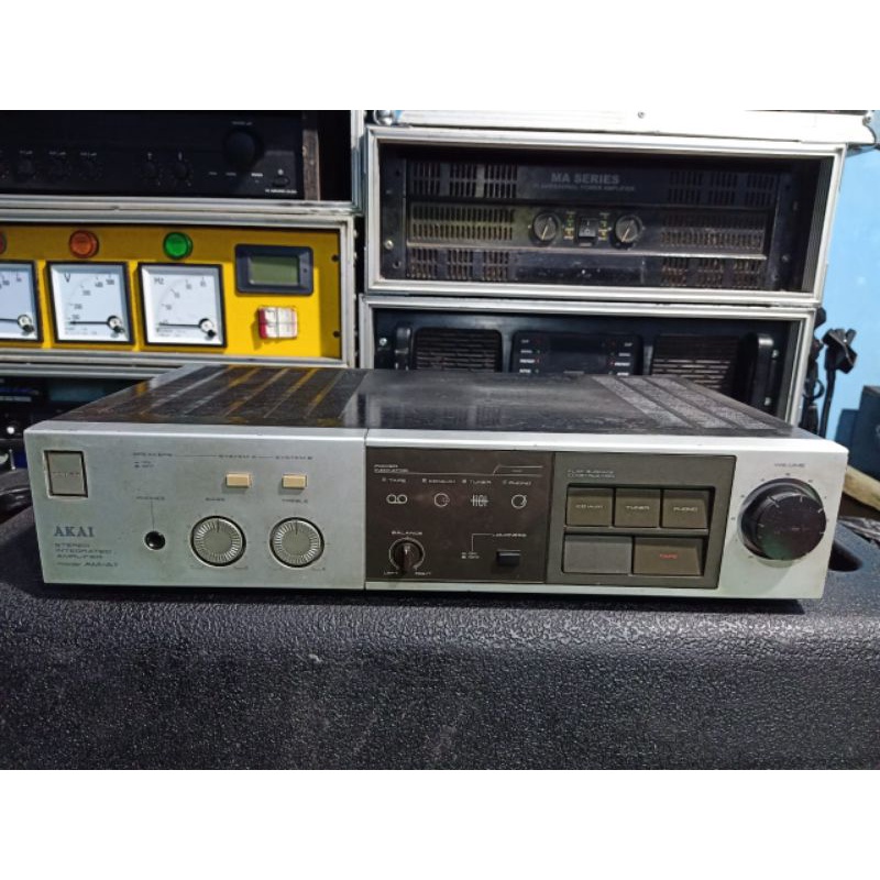Amplifier merk AKAI suara alus semedug stereo