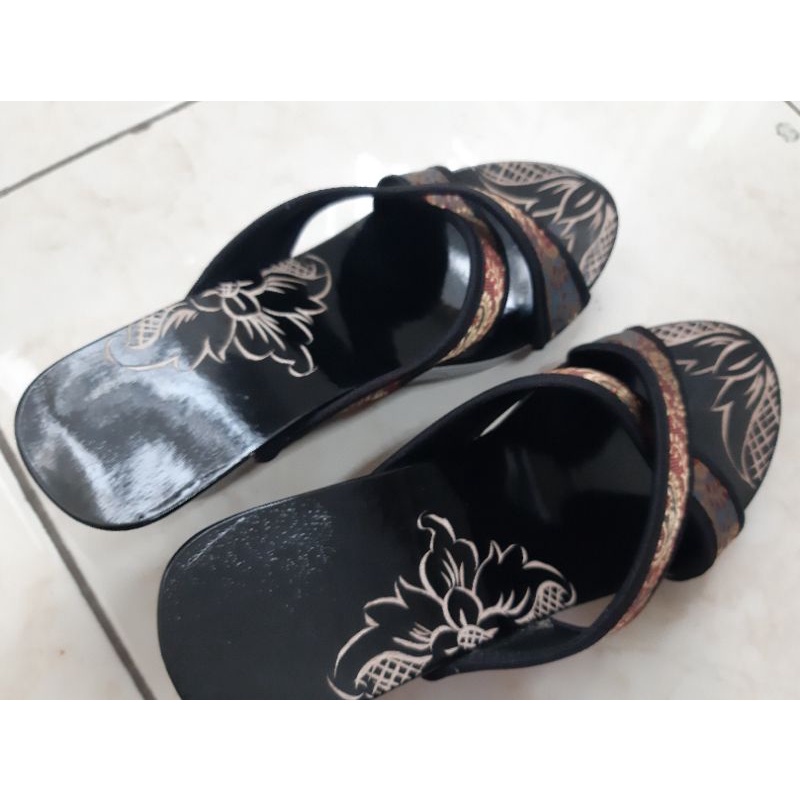 Preloved Sandal heels Batik