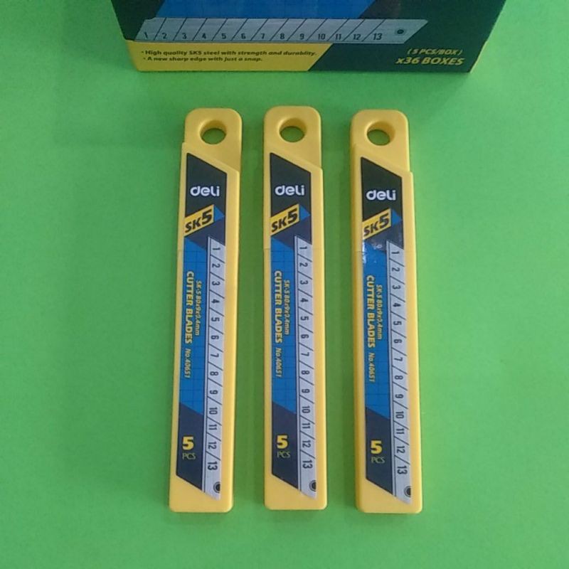 

Refill Isi Cutter Kecil Deli 40651 SK5 0.4mm Thickness