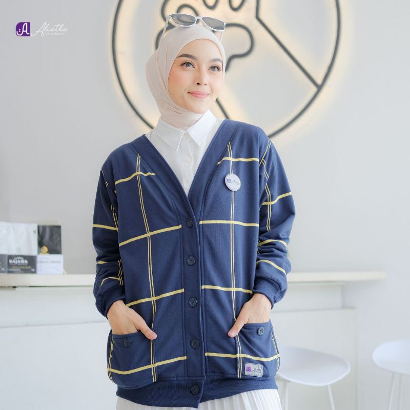 Larissa cardi by Alietha