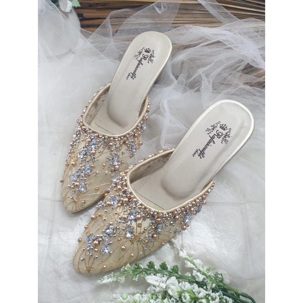 sepatu sintya gold 7cm lancip