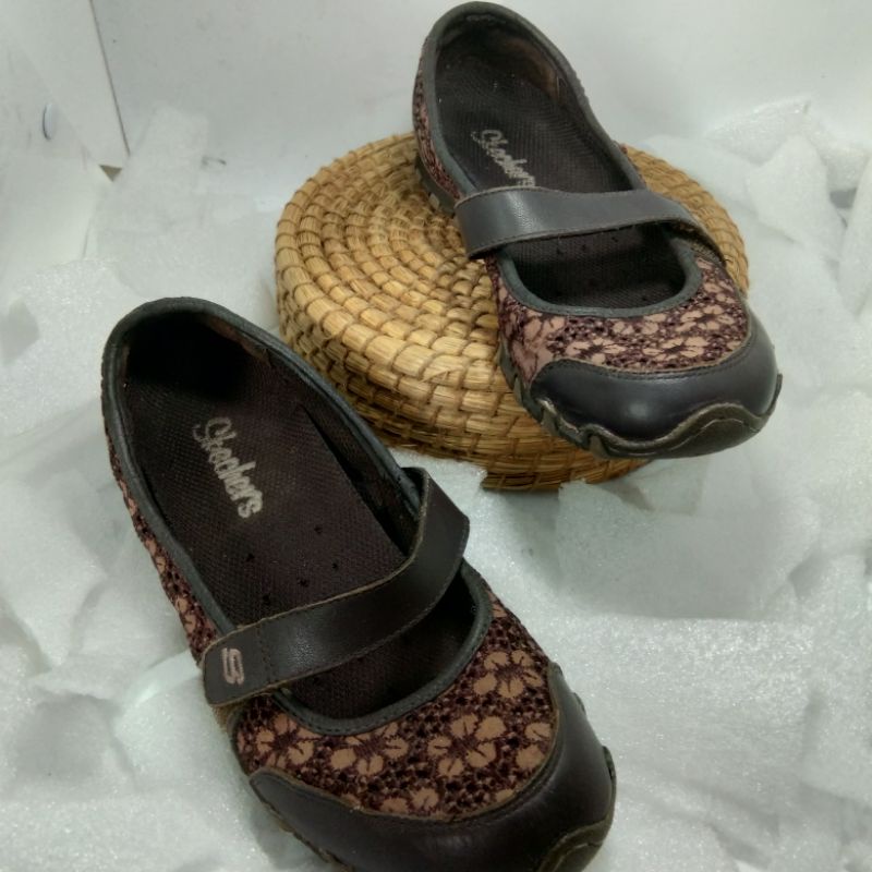 Sepatu wanita merk Skechers size 36/Sepatu flat/Sepatu preloved original