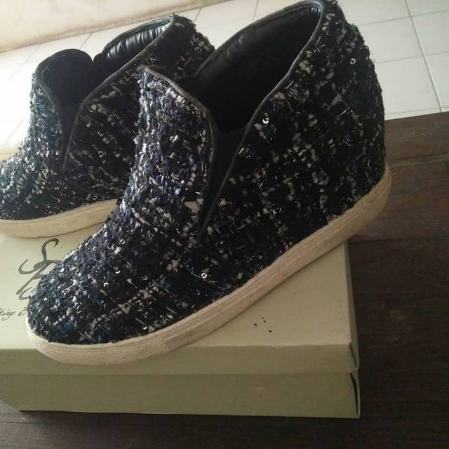 [PRELOVED] Sepatu wedges something borrowed