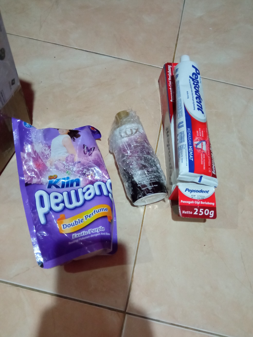 So Klin Pewangi Exotic Purple 450ml