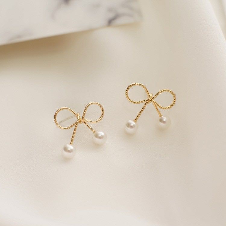 Anting Tusuk Handmade Simple Gaya Korea Aksen Pita Mutiara untuk Wanita