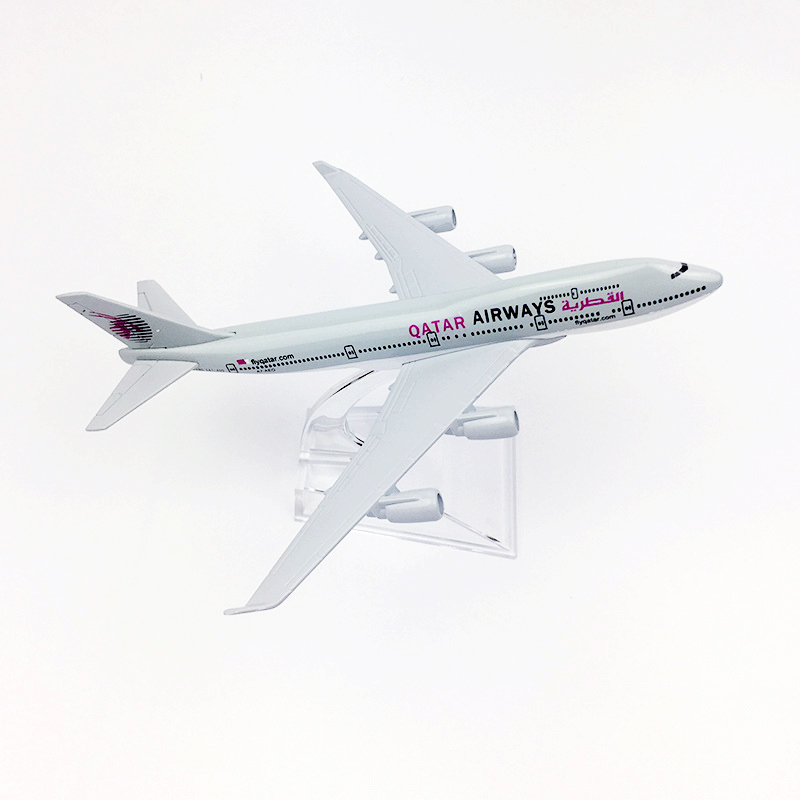 Qatar Model Pesawat Terbang Boeing 747 B747 Bahan Alloy Die-cast Metal Ukuran 16CM