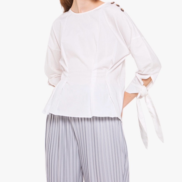 

(Preloved) Cottonk ink off white Eva L