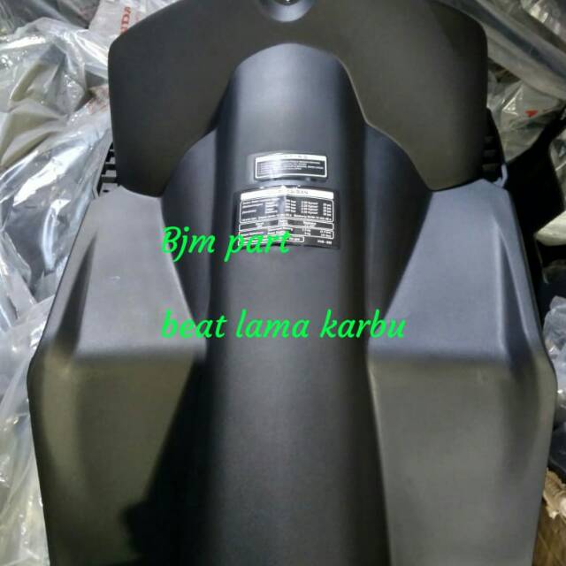 Dasbor bawah kantong beat lama karbu