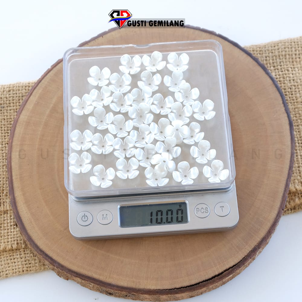Manik Kelopak Bunga Putih Mekar 10gram