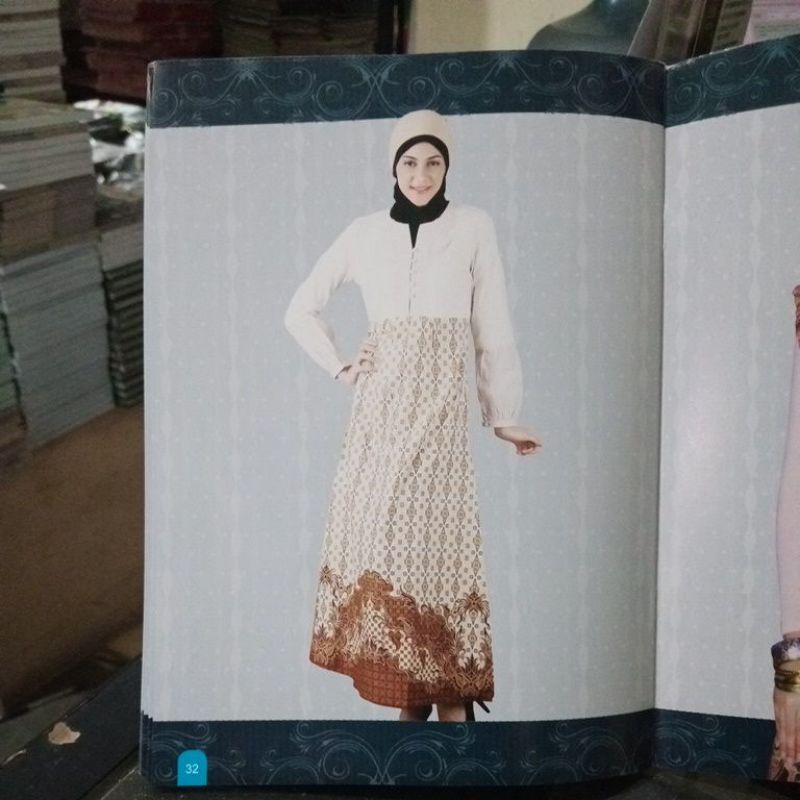 Buku Inspirasi Fashion Batik Muslimah (21×28cm)