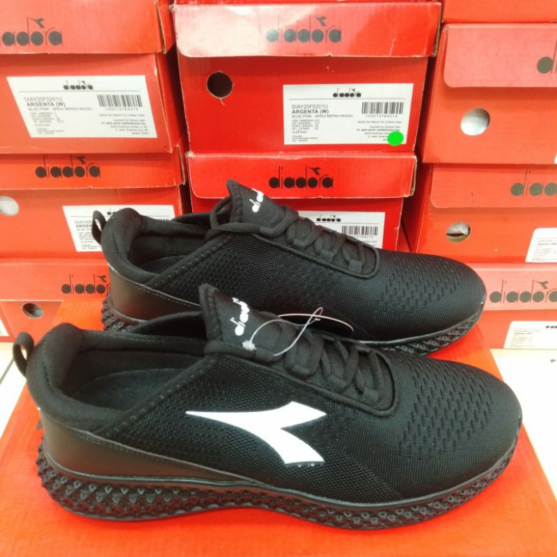 Sepatu Olahraga Diadora Running Pria