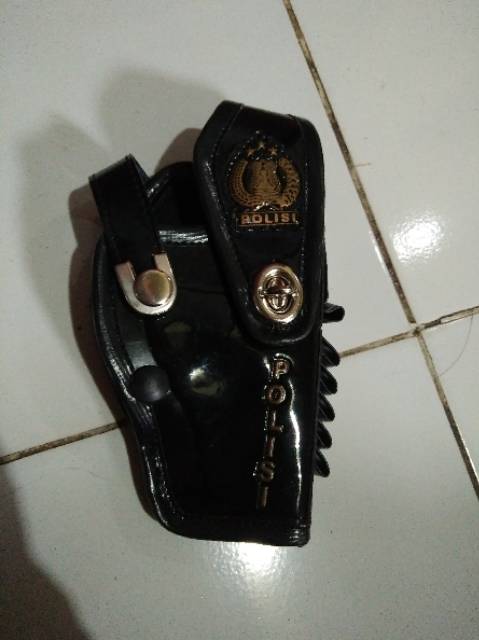 Sarung pistol sabhara bahan mengkilap