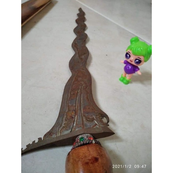 Keris sabuk inten berdiri