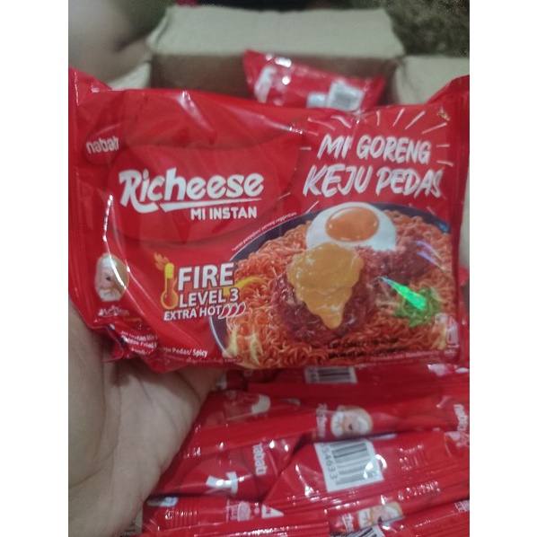 

richeese mie goreng keju