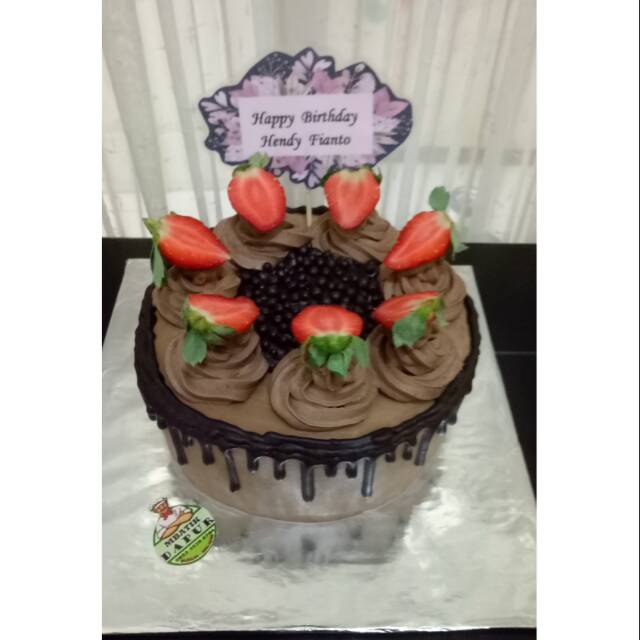 

Kue tart ultah strawberi coklat malang Strawberry chocolate drip