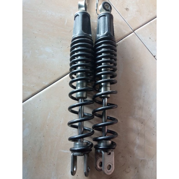 sok belakang Yamaha NMAX