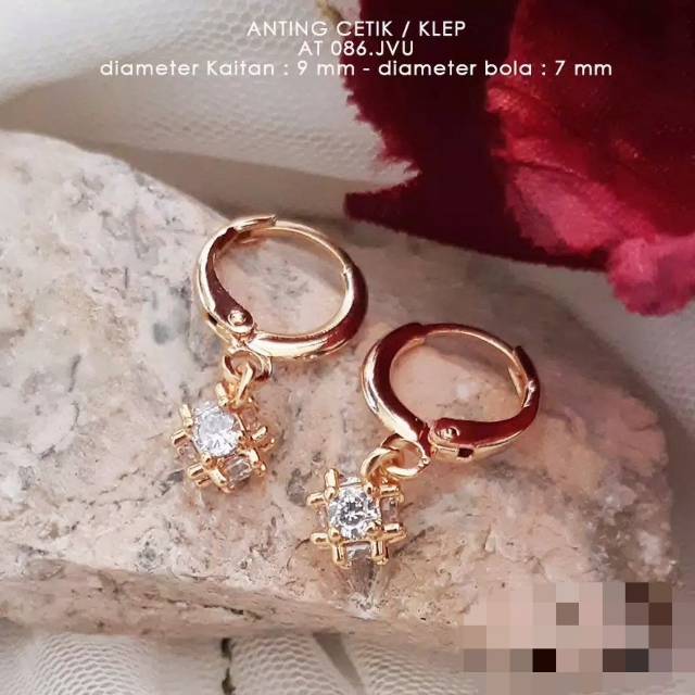 Xuping-anting cetik / klip bola mata lapis emas gold