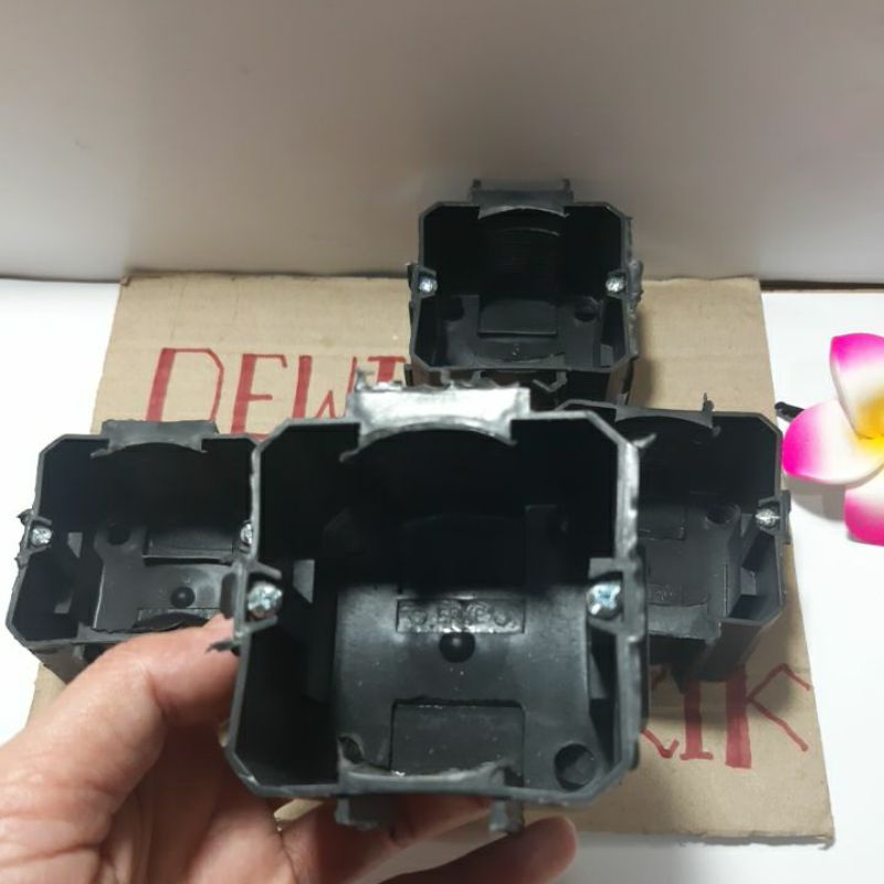 IB Dus Segi Hitam / Sambungan Kabel Tembok / Kotak Saklar / inbodus / INBOW DOOS