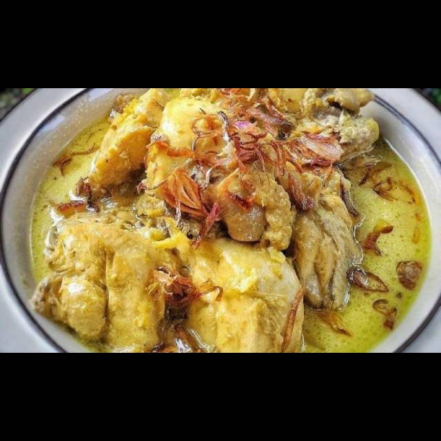 

Opor Ayam isi 4 Potong (READY)