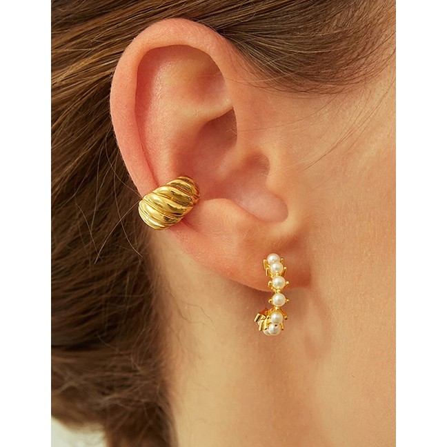 LRC Anting Set Fashion Gold Color Alloy Pearl Twill Ear P82151