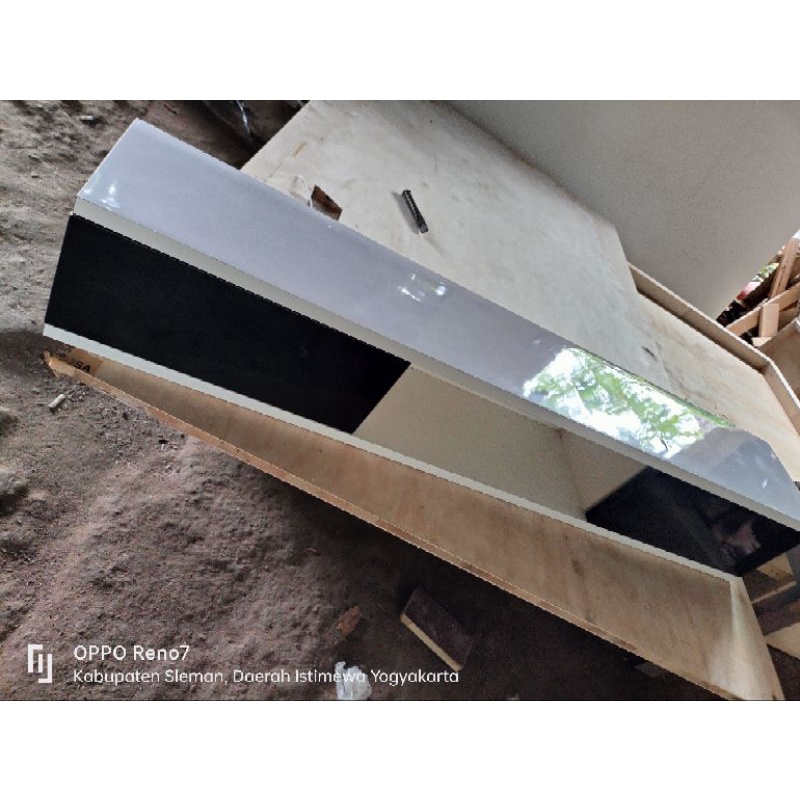 rak tv tempel dinding rak tv gantung