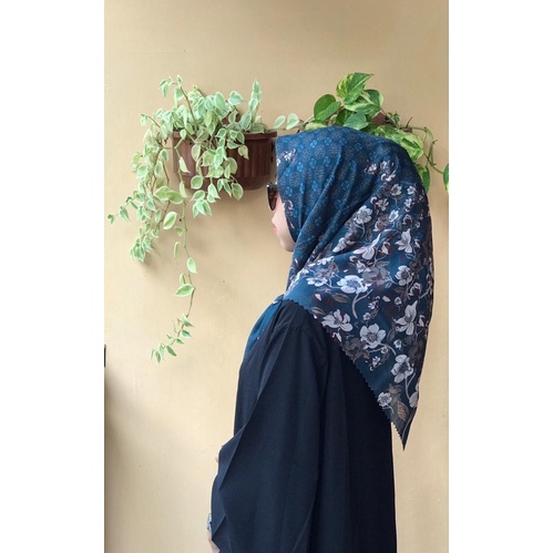 HIJAB SEGI EMPAT MOTIF / SEGI EMPAT DENAY