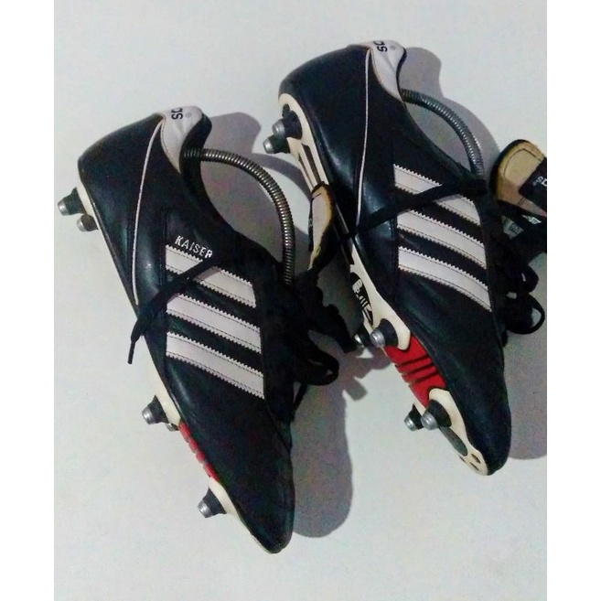 sepatu bola adidas kaiser 5 SG