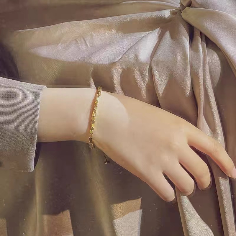 Gelang Tangan Titanium Steel Motif Geometri Warna Emas Untuk Wanita