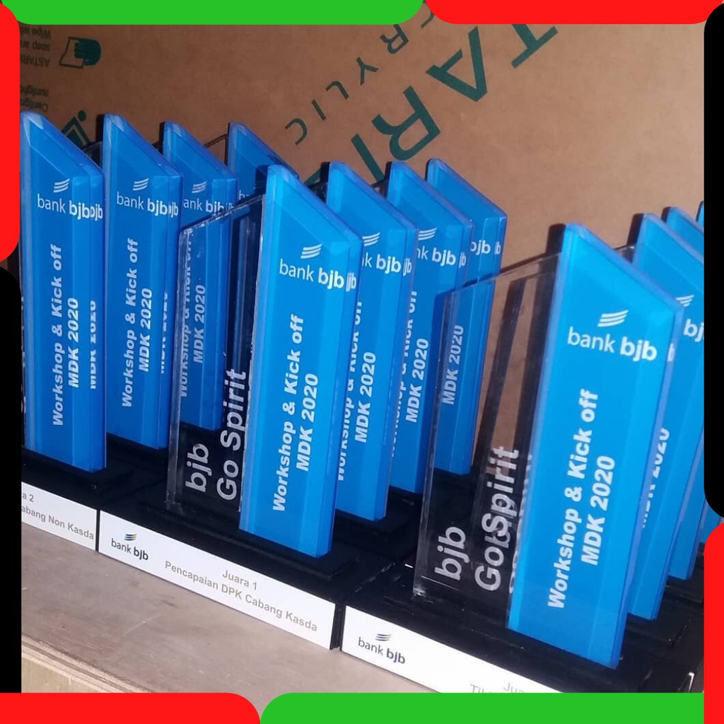 

TERBAIK!! PLAKAT AKRILIK MURAH CUSTOM - UV