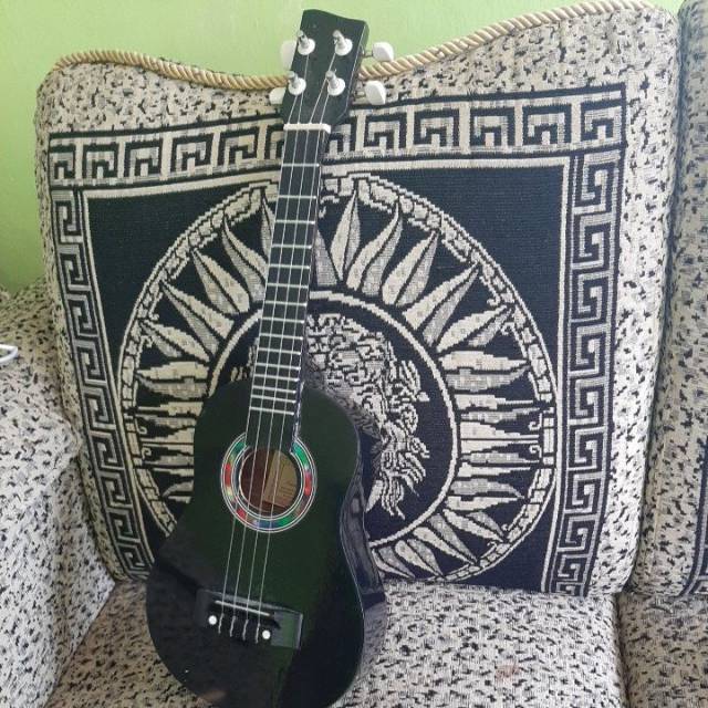 UKULELE BEKAS