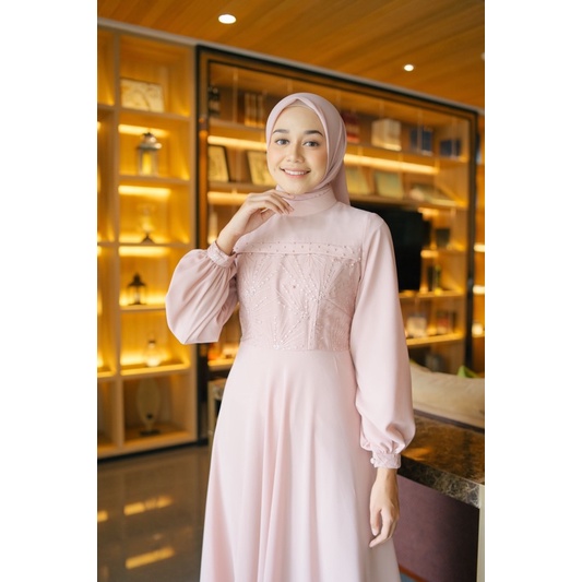 Hijab Segi 4 by Zeraya Attire