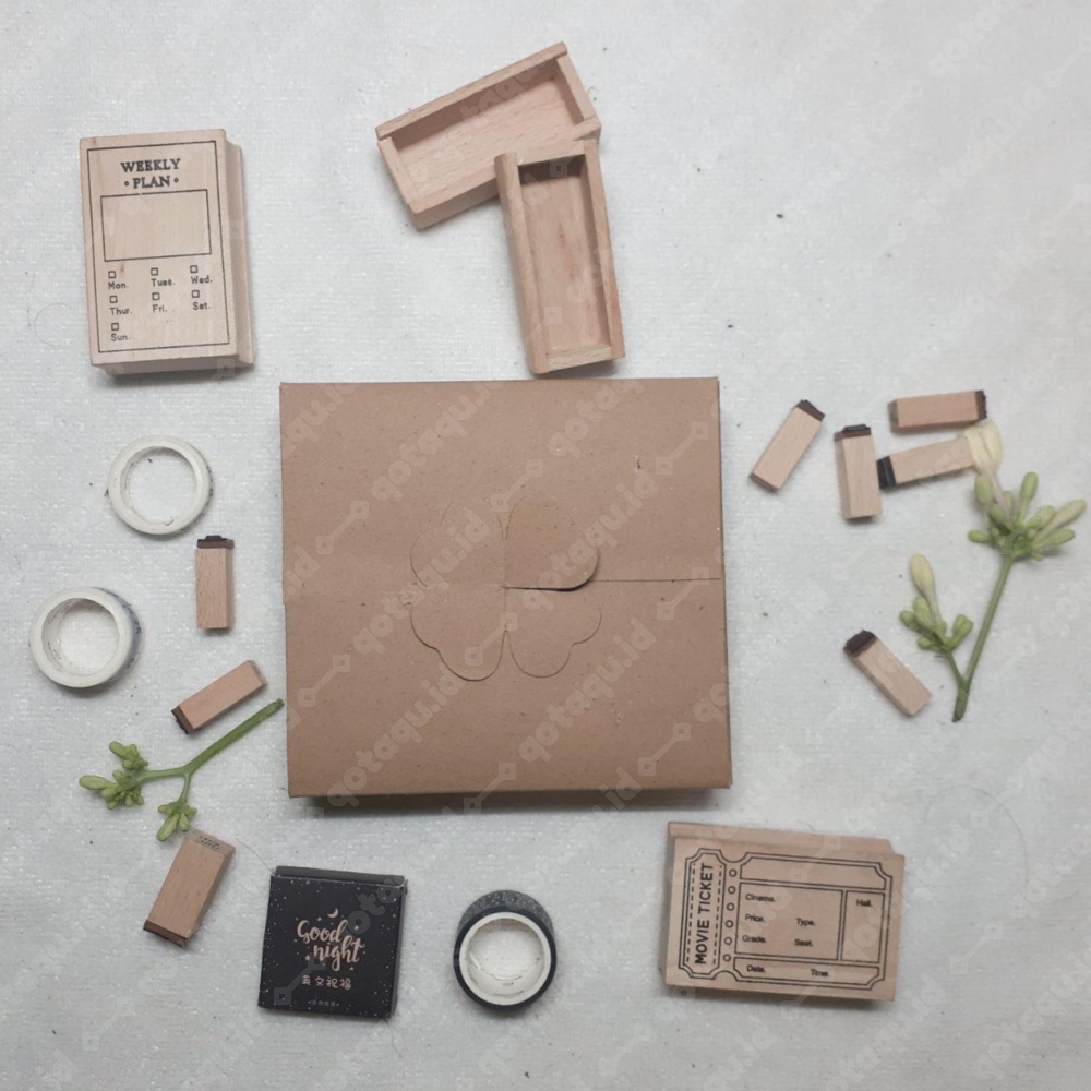 

QOTAQU Kotak Kado Kotak Packaging Hampers Box Gift Box Clover Box 14 X 13 X 3 cm