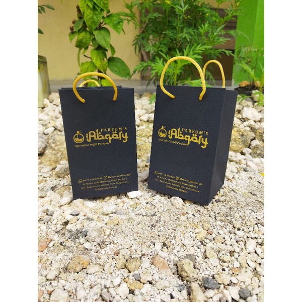 

PAPERBAG PARFUME BAHAN HITAM 9*9*15