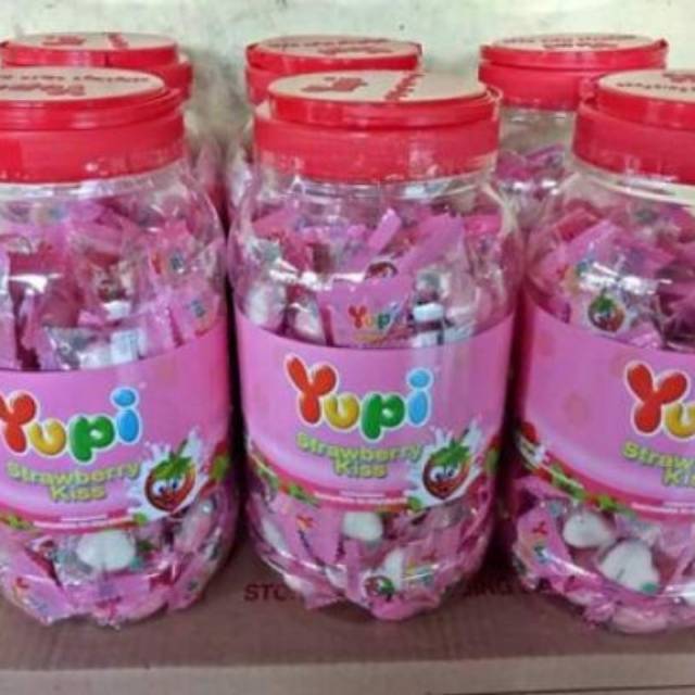 PERMEN YUPI STRAWBERRY KISS JAR / TOPLES - ISI 125-130PCS exp 2024