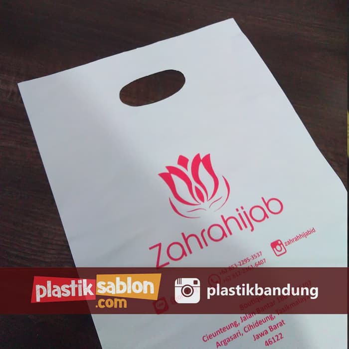 

Order Langsung Sablon Plastik Plong HD 30x40 Warna Gold Silver Limited