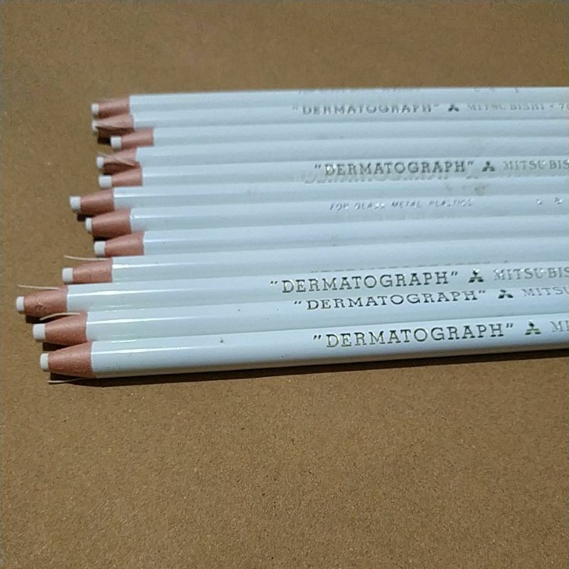 

pensil warna kaca plastik logam kain lettering drawing mitsubishi jepang