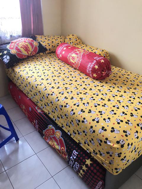 Sprei Karet Keliling Katun Star Collection 100-120x200x20/25/30