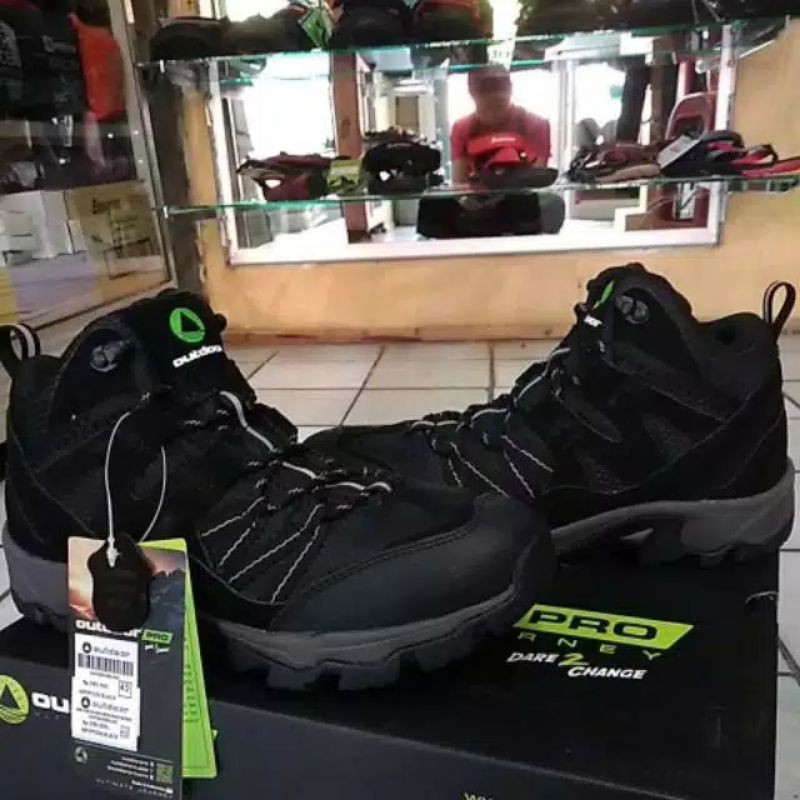 Sepatu Gunung Outdoor Pro KRYPTON