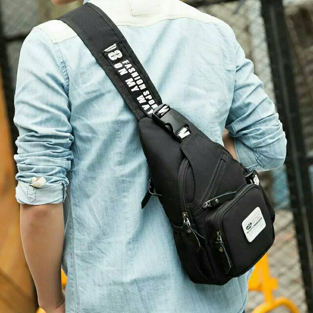 TAS PRIA USB SPORT WAISTBAG PRIA DAN WANITA ANTI AIR ADAM