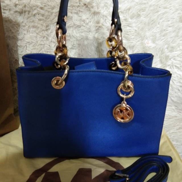 Tas pesta yang elegan dan mewah