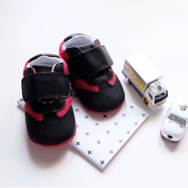 Jordan Black Red Baby to Toddler Prewalker Shoes - Sepatu Anak Bayi Laki Laki Stripe Lucu