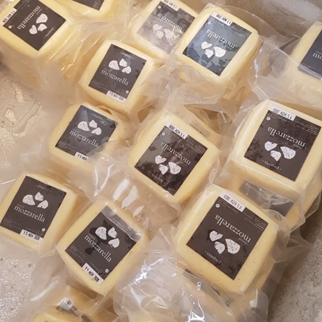 

Keju Mozzarella netto 250 gr