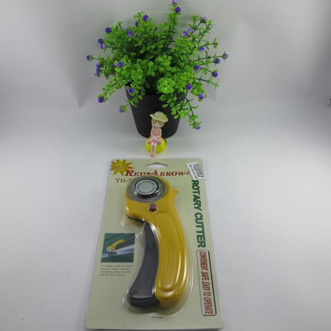 

Rotary Cutter 45Mm Red Arrow Yh 930 / Yh-930 / Yh930 Alat Potong Bahan Seworld2 Juara