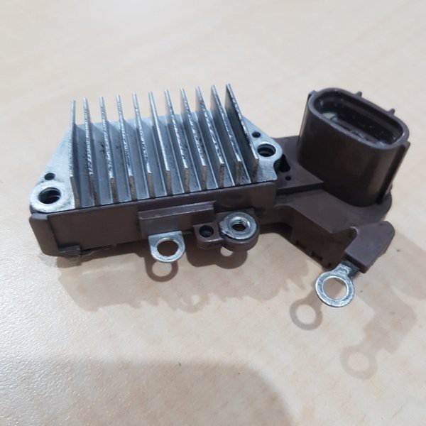 ic regulator alternator dinamo ampere amper suzuki aerio baleno copotan Murah