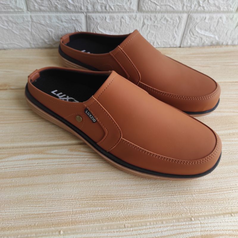 Sandal Slop Bustong Pria Kulit Sintetis Premium Slip On Kasual Sol Karet Rubber Suede