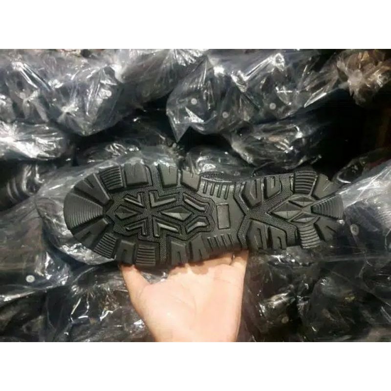 Sepatu boots pria PDL jatah di pakai tentara polisi